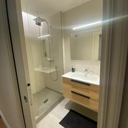 De 70 M2 En Plein Centre Ville De Appartement *
